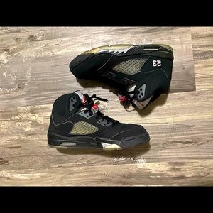 Jordan 5 Metallic Black